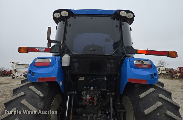 image for item EQ3654 2015 New Holland  TS6 MFWD tractor