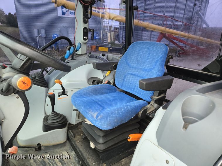 image for item EQ3654 2015 New Holland  TS6 MFWD tractor