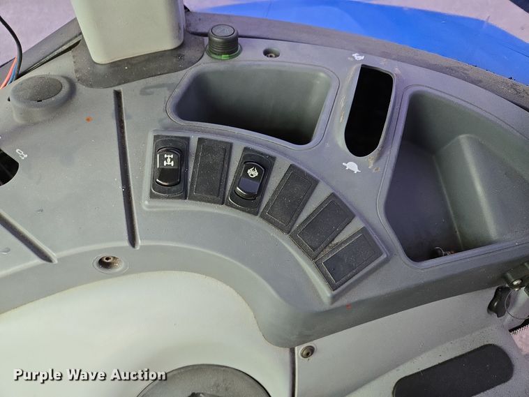 image for item EQ3654 2015 New Holland  TS6 MFWD tractor