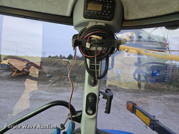 image for item EQ3654 2015 New Holland  TS6 MFWD tractor