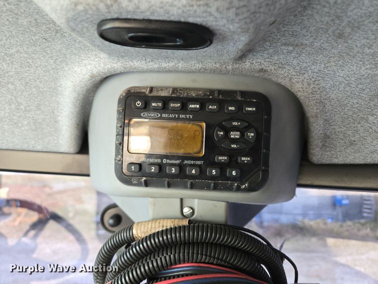 image for item EQ3654 2015 New Holland  TS6 MFWD tractor