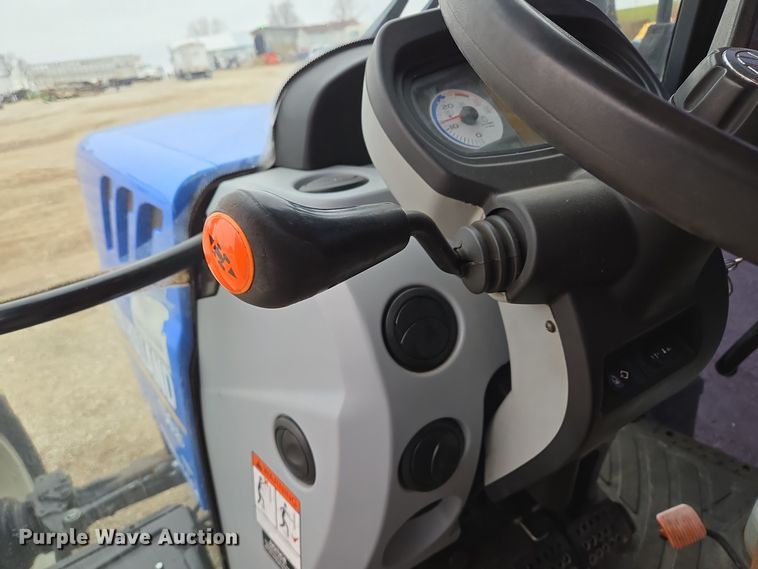 image for item EQ3654 2015 New Holland  TS6 MFWD tractor