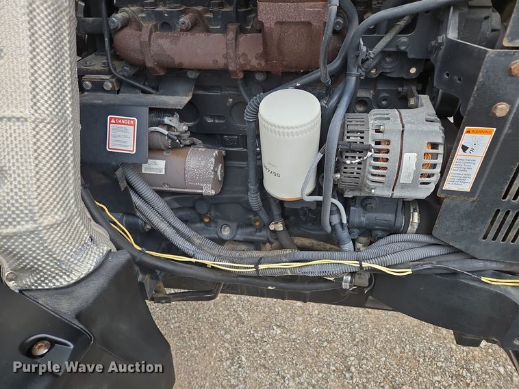 image for item EQ3654 2015 New Holland  TS6 MFWD tractor