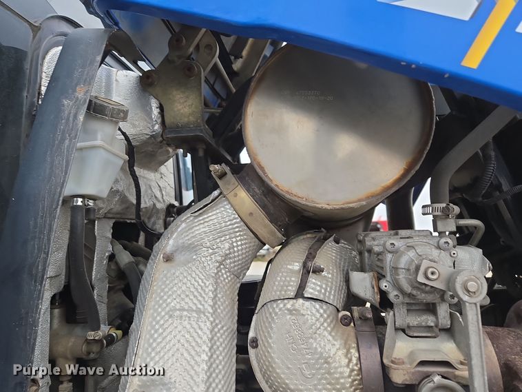 image for item EQ3654 2015 New Holland  TS6 MFWD tractor