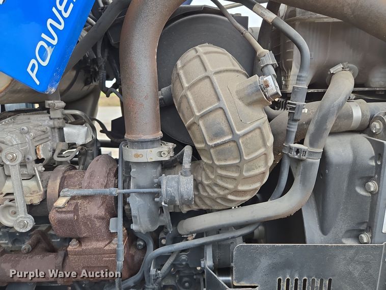 image for item EQ3654 2015 New Holland  TS6 MFWD tractor