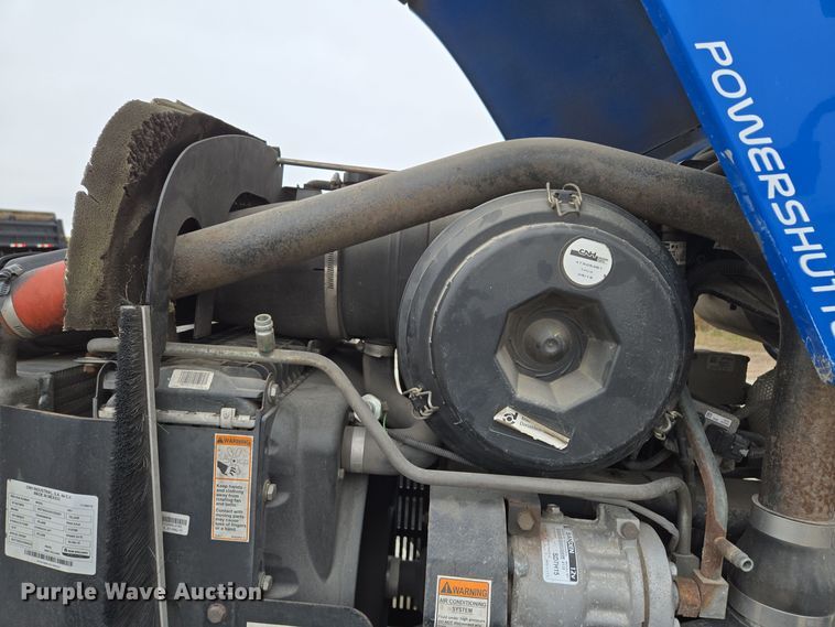 image for item EQ3654 2015 New Holland  TS6 MFWD tractor