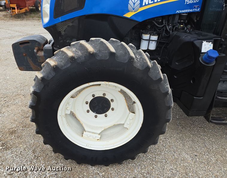 image for item EQ3654 2015 New Holland  TS6 MFWD tractor