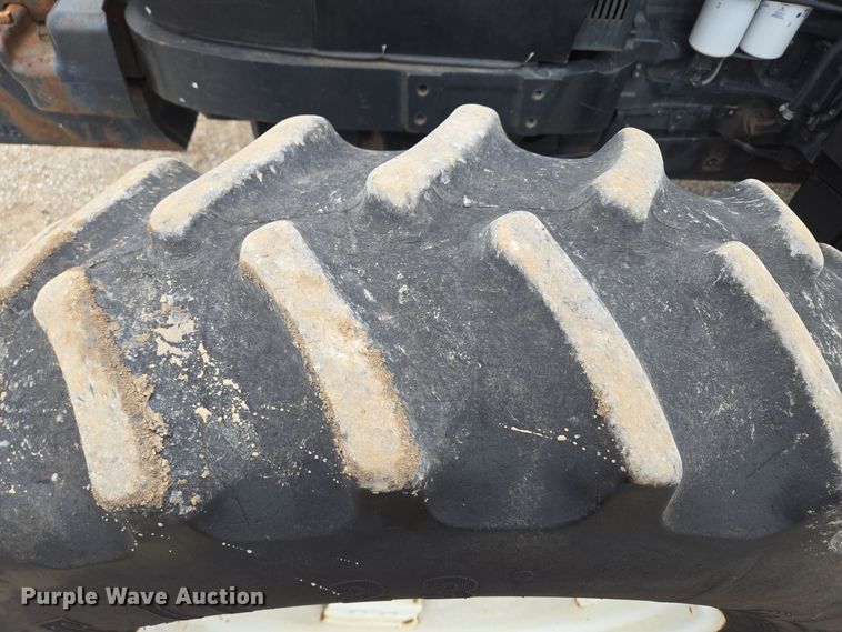 image for item EQ3654 2015 New Holland  TS6 MFWD tractor