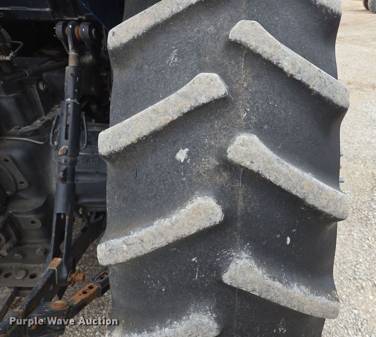 image for item EQ3654 2015 New Holland  TS6 MFWD tractor