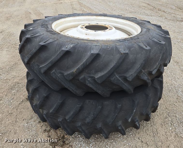 image for item EQ3654 2015 New Holland  TS6 MFWD tractor