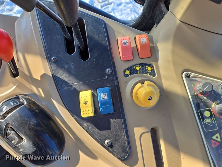 image for item EQ3724 2007 Agco  LT90A MFWD tractor