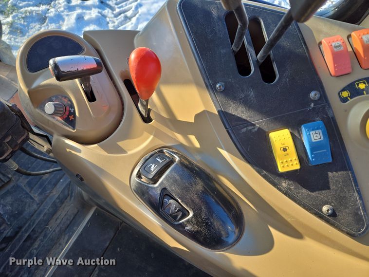 image for item EQ3724 2007 Agco  LT90A MFWD tractor