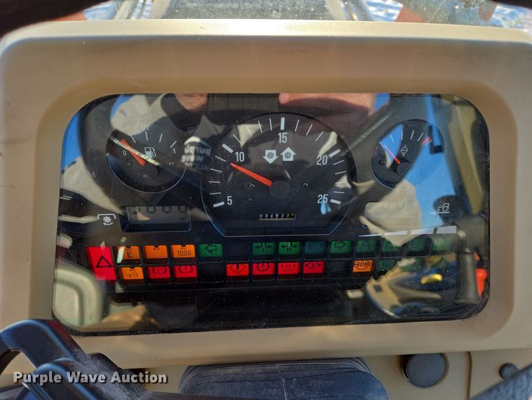 image for item EQ3724 2007 Agco  LT90A MFWD tractor