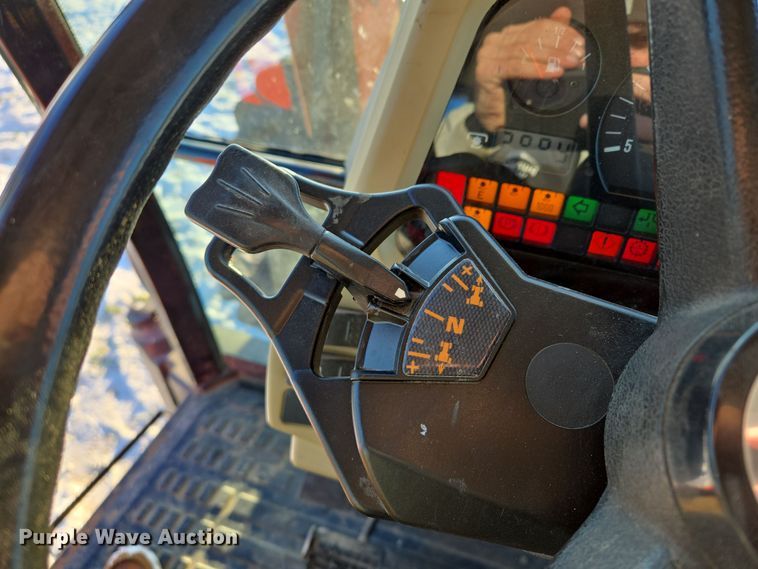 image for item EQ3724 2007 Agco  LT90A MFWD tractor