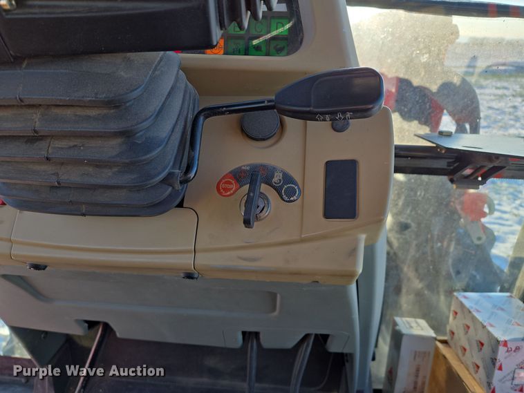 image for item EQ3724 2007 Agco  LT90A MFWD tractor