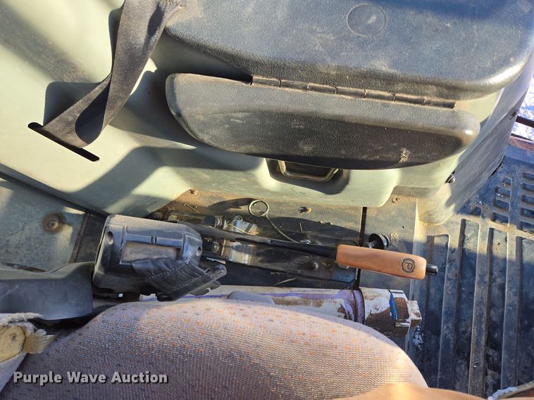 image for item EQ3724 2007 Agco  LT90A MFWD tractor