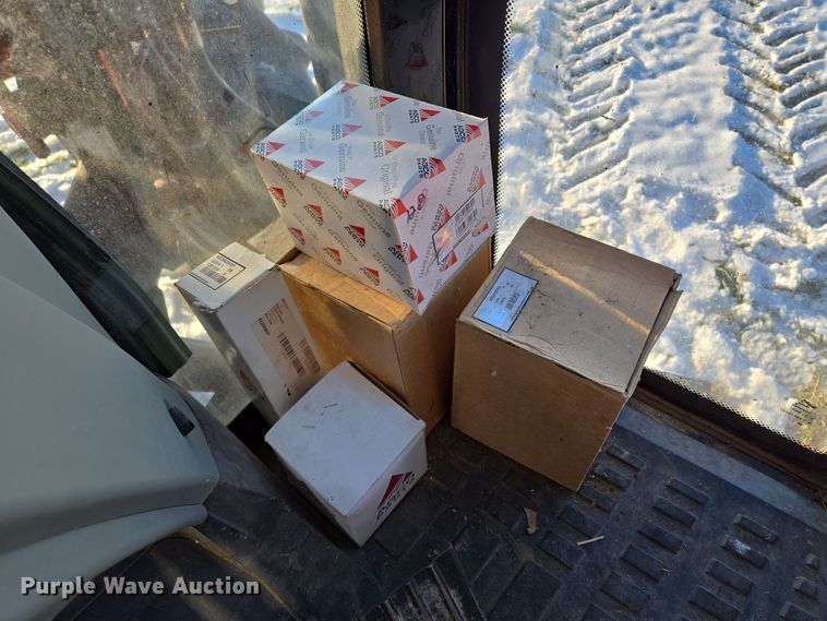 image for item EQ3724 2007 Agco  LT90A MFWD tractor