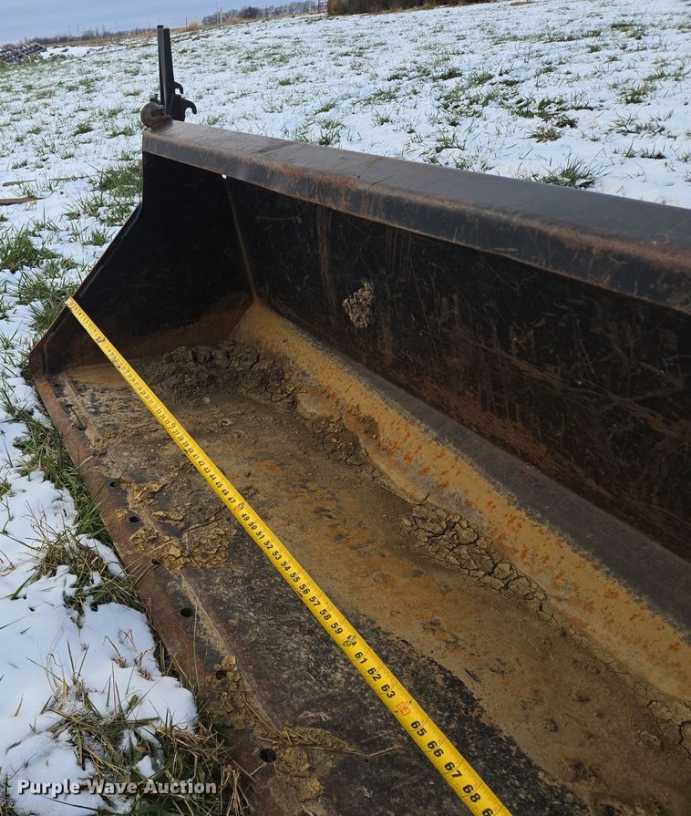 image for item EQ3724 2007 Agco  LT90A MFWD tractor