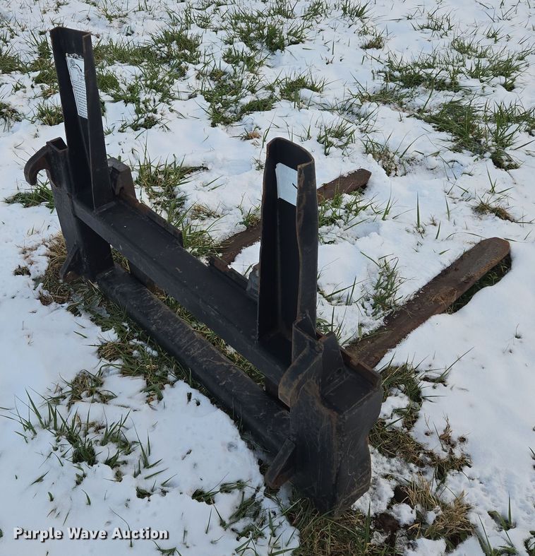 image for item EQ3724 2007 Agco  LT90A MFWD tractor