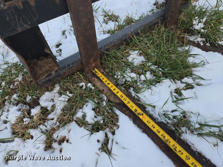 image for item EQ3724 2007 Agco  LT90A MFWD tractor