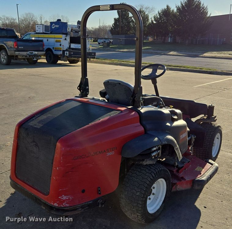 image for item EQ3763 2011 Toro  Groundsmaster 360 lawn mower