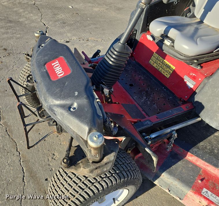 image for item EQ3763 2011 Toro  Groundsmaster 360 lawn mower