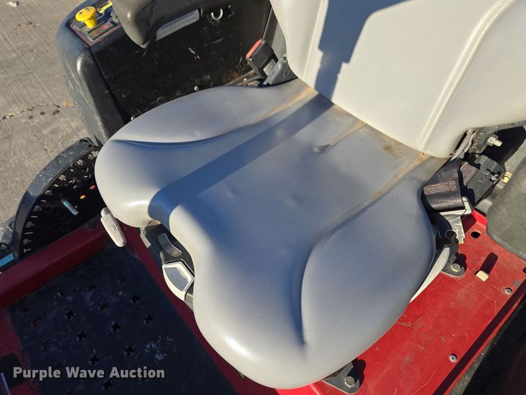 image for item EQ3763 2011 Toro  Groundsmaster 360 lawn mower