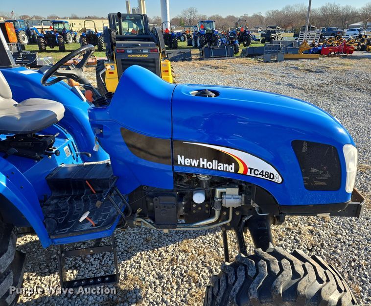 image for item EQ3765 2007 New Holland  TC48DA MFWD tractor
