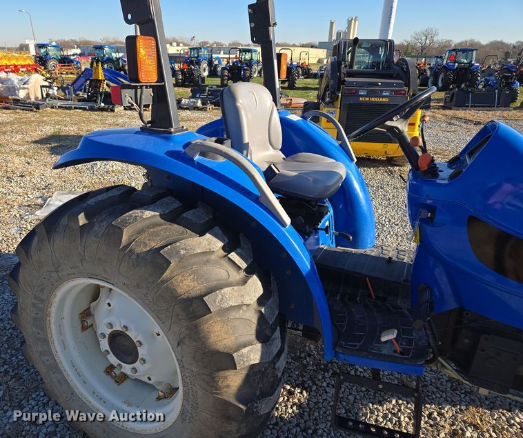 image for item EQ3765 2007 New Holland  TC48DA MFWD tractor