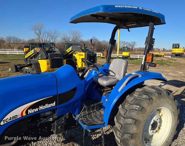 image for item EQ3765 2007 New Holland  TC48DA MFWD tractor