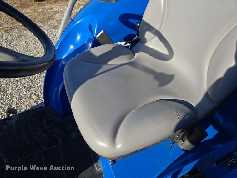 image for item EQ3765 2007 New Holland  TC48DA MFWD tractor