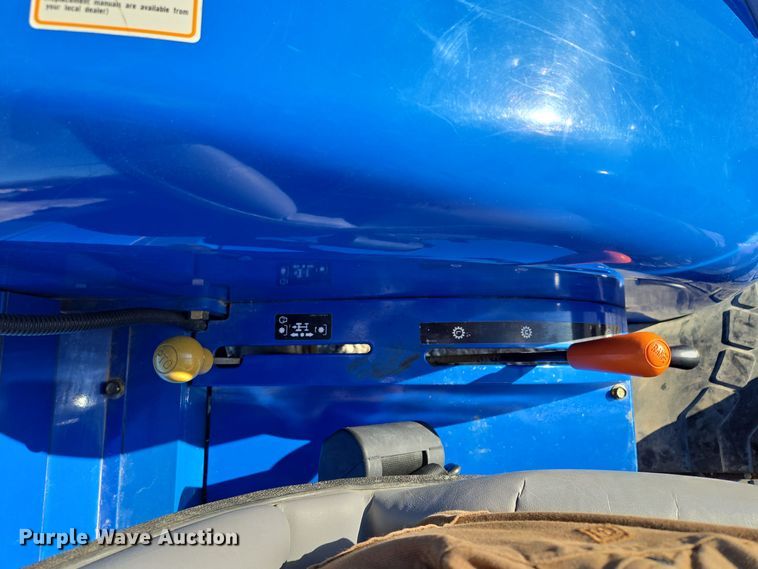 image for item EQ3765 2007 New Holland  TC48DA MFWD tractor