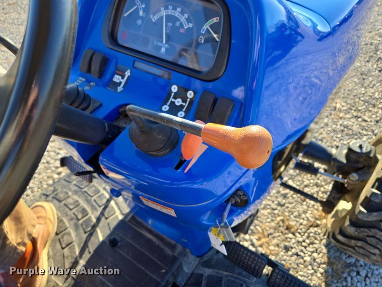 image for item EQ3765 2007 New Holland  TC48DA MFWD tractor