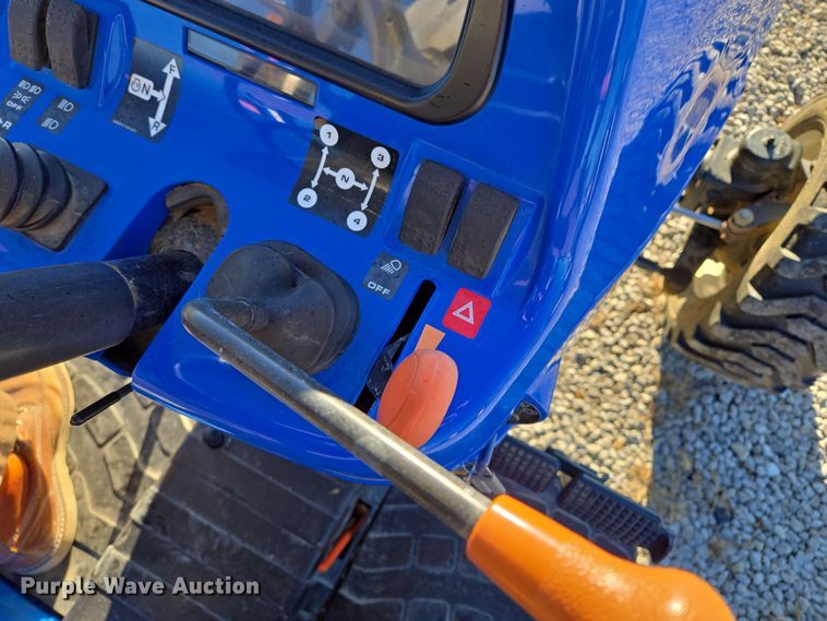 image for item EQ3765 2007 New Holland  TC48DA MFWD tractor