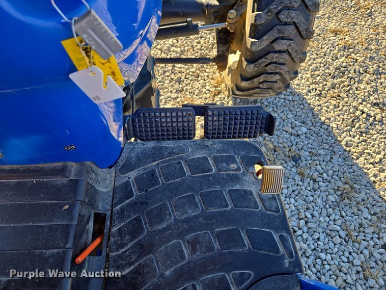 image for item EQ3765 2007 New Holland  TC48DA MFWD tractor