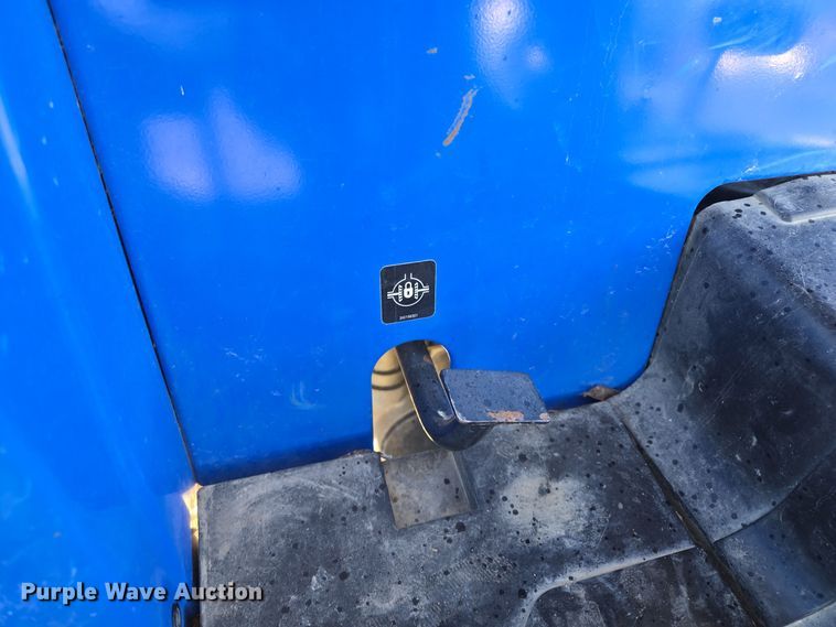 image for item EQ3765 2007 New Holland  TC48DA MFWD tractor