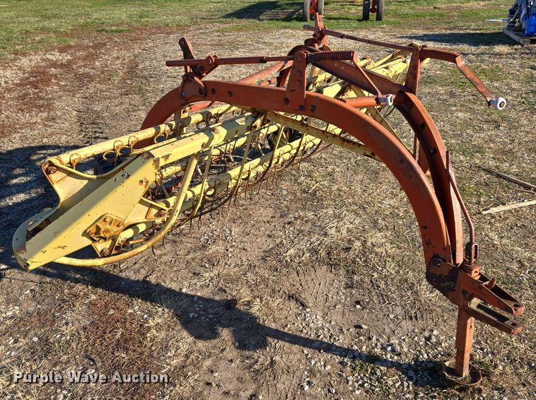 image for item EQ3766 New Holland  256 hay rake