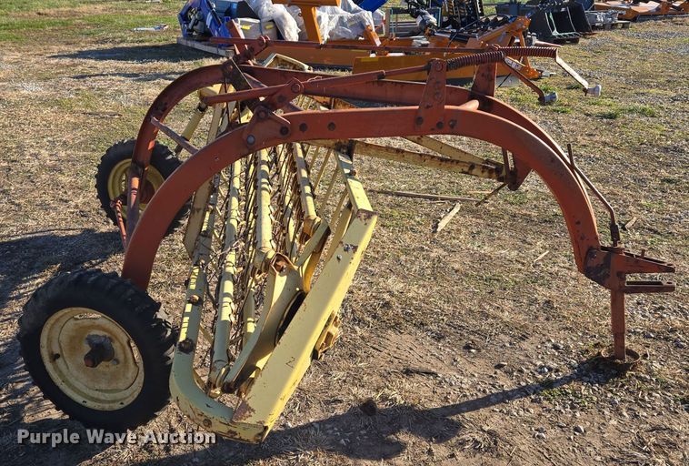 image for item EQ3766 New Holland  256 hay rake