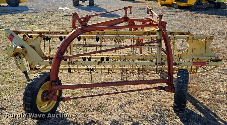 image for item EQ3766 New Holland  256 hay rake