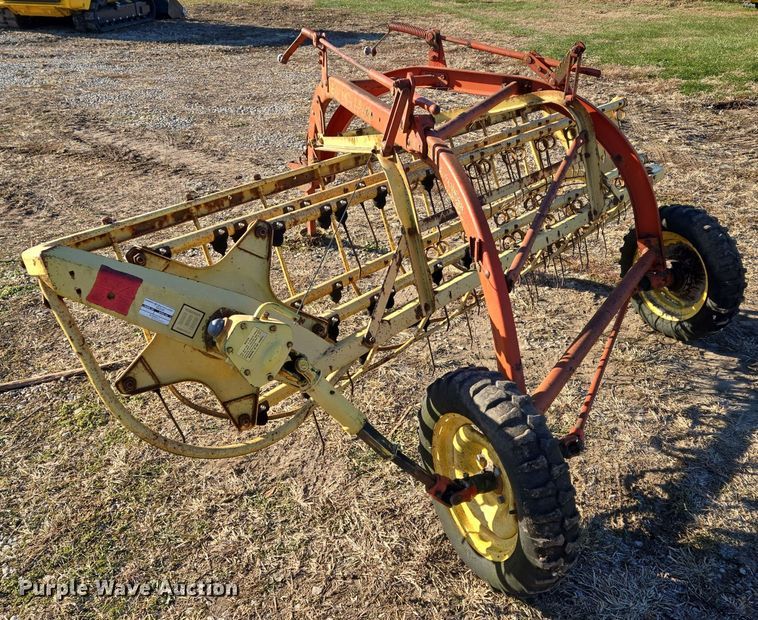 image for item EQ3766 New Holland  256 hay rake