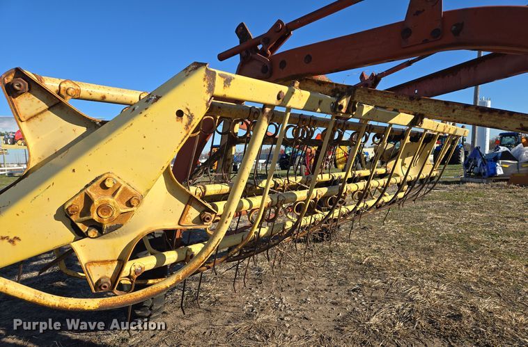 image for item EQ3766 New Holland  256 hay rake