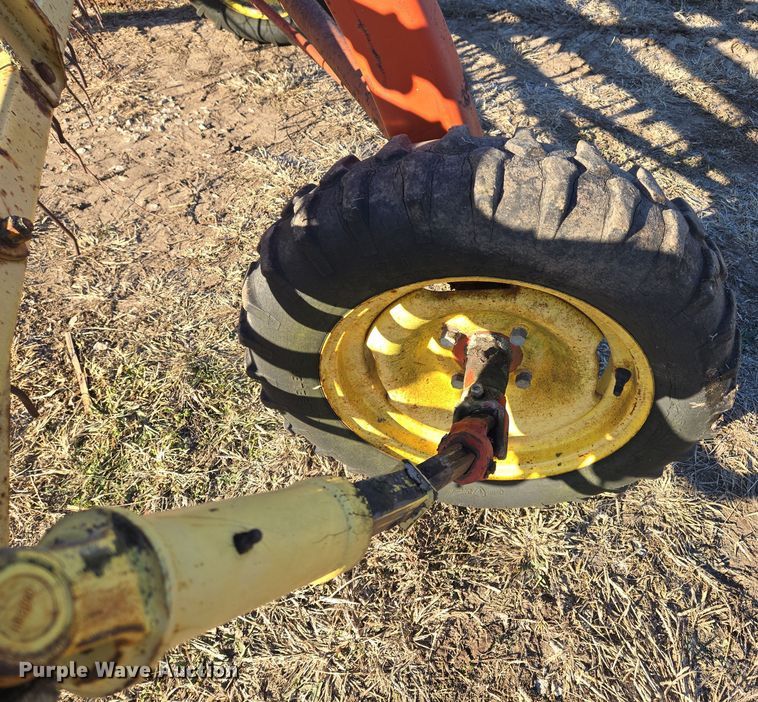 image for item EQ3766 New Holland  256 hay rake