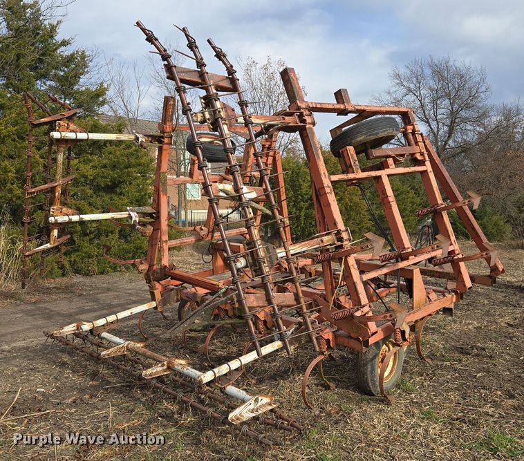 image for item EQ3776 Hesston field cultivator
