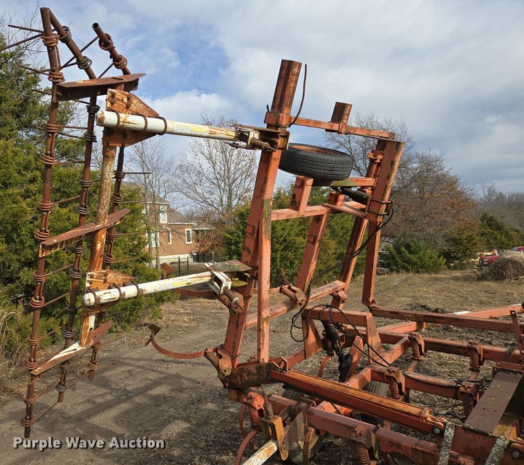 image for item EQ3776 Hesston field cultivator