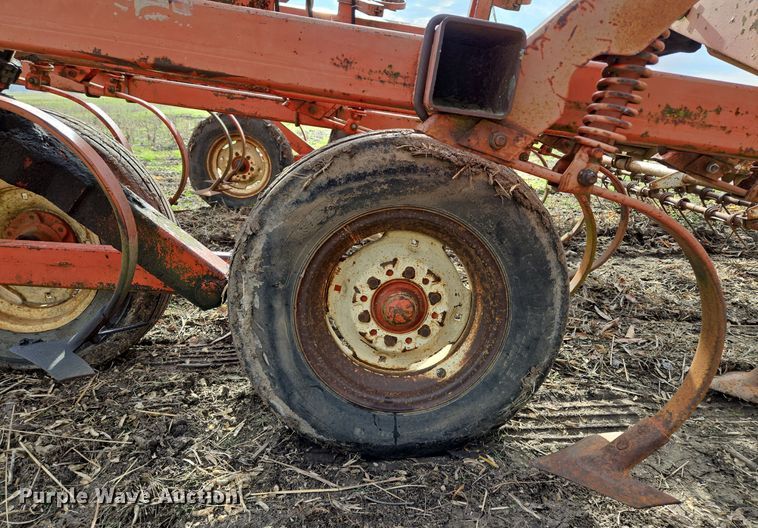 image for item EQ3776 Hesston field cultivator