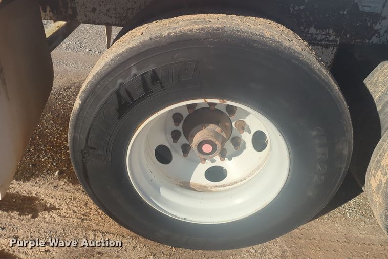 image for item ER4567 2006 Pinson feed delivery trailer