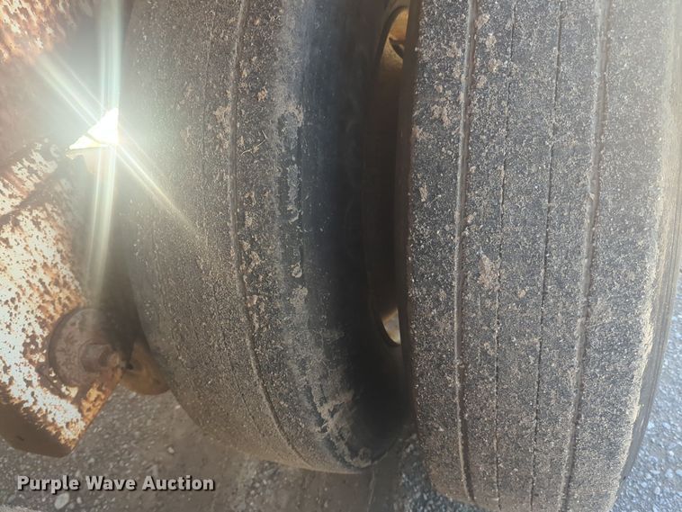 image for item ER4567 2006 Pinson feed delivery trailer