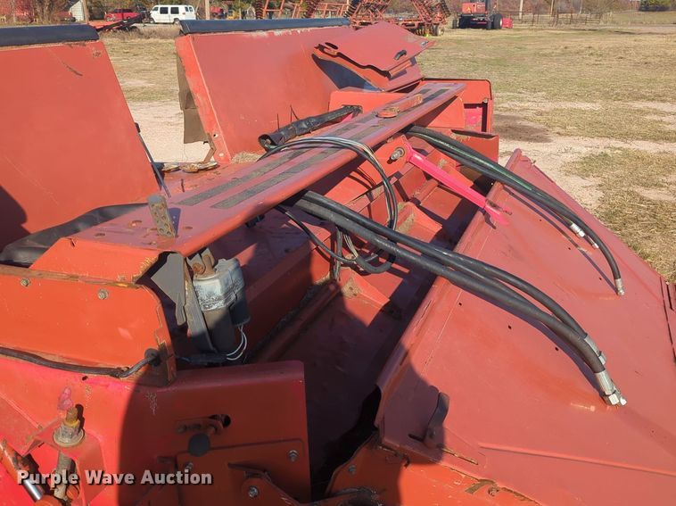 image for item ER4569 Massey Ferguson 9190 swather / windrower head