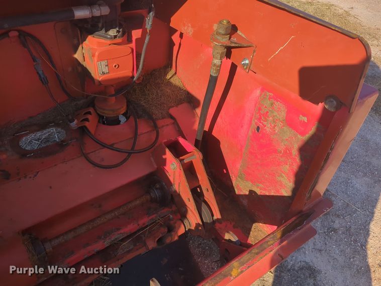 image for item ER4569 Massey Ferguson 9190 swather / windrower head