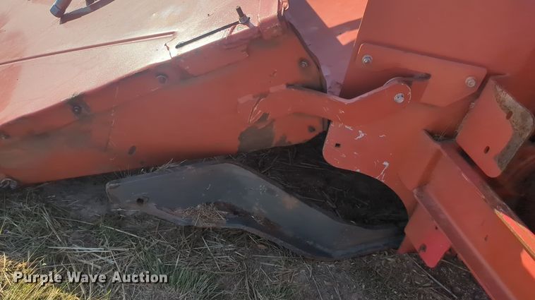 image for item ER4569 Massey Ferguson 9190 swather / windrower head